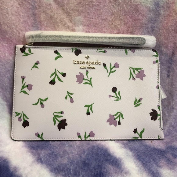 kate spade Handbags - Kate spade Medium L-zip Wristlet